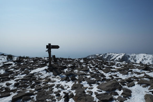 冬の湯ノ丸山山頂からの景色