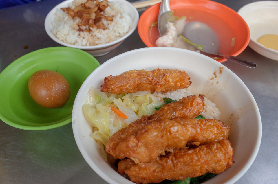 金仙魚丸分店の蝦捲飯と魯肉飯と蝦仁湯