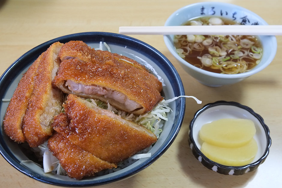 まるいち食堂のソースカツ丼
